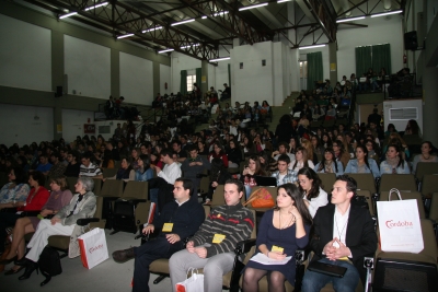 Un aspecto del salon de actos durante la inauguracin