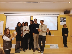 El equipo de la UCCi en el momento de recoger el premio