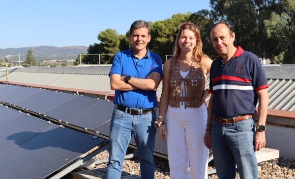 Los investigadores Juan Antonio Rodríguez, Maaike van de Loo y Emilio Camacho